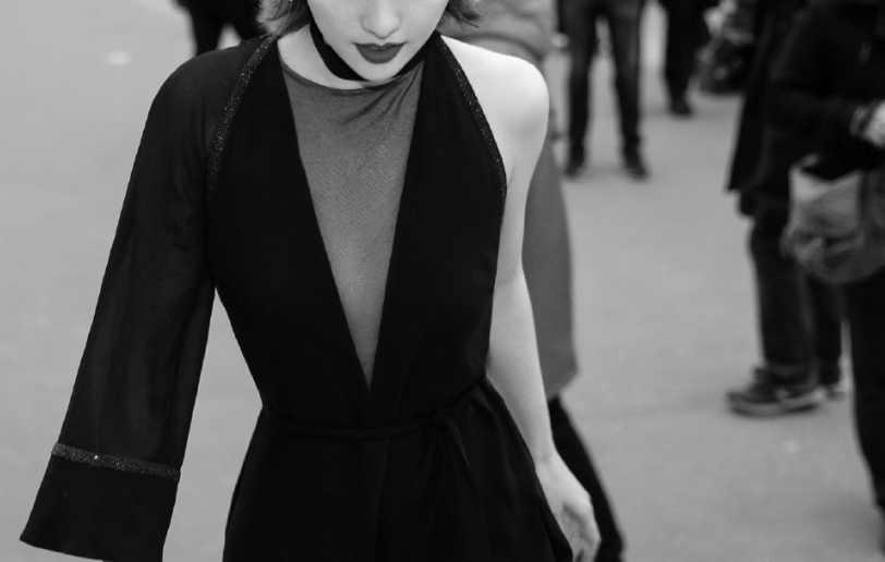 ??張嘉倪最新動態(tài)曝光??