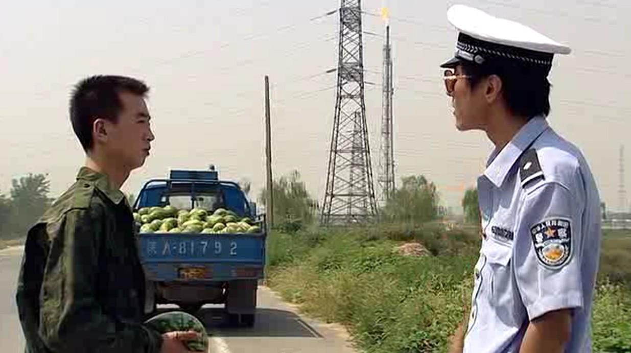 交警罰單圖片引發(fā)法律與人情思考