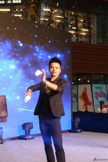 最新舞臺(tái)魔術(shù)表演,最新舞臺(tái)魔術(shù)表演的高科技產(chǎn)品介紹