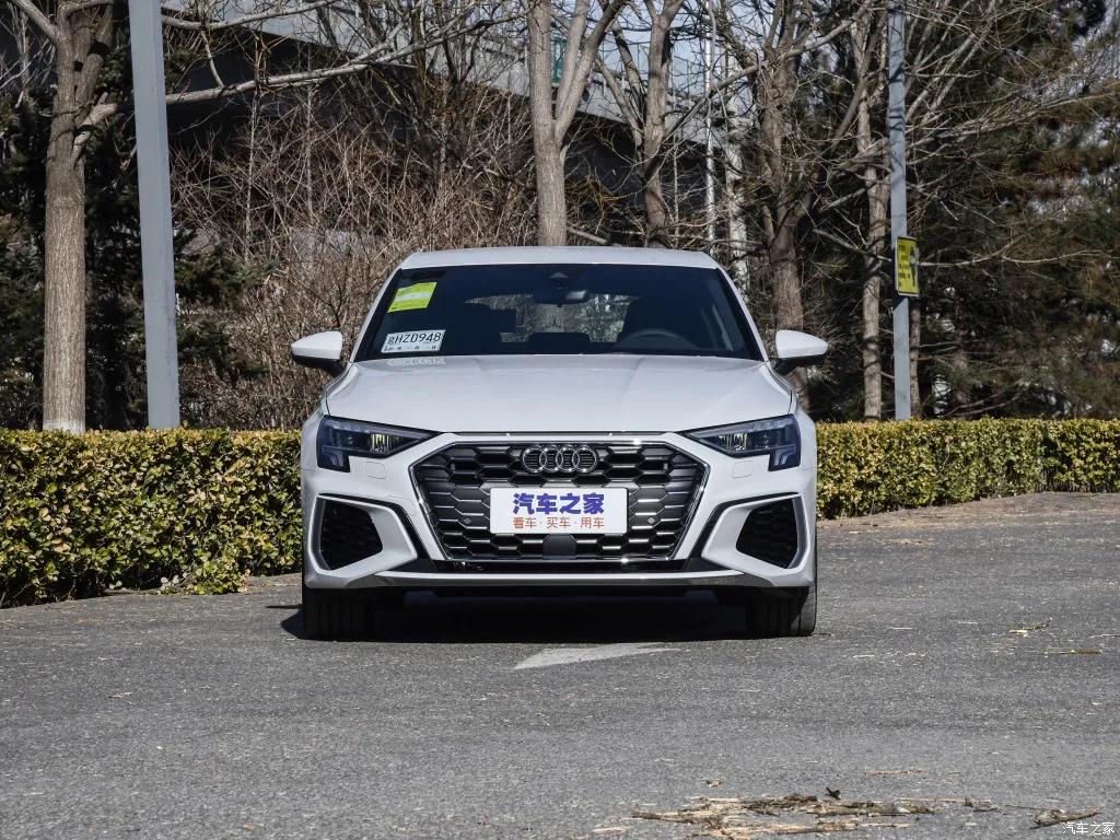 奧迪最新大燈,照亮自然探索之路